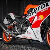 2016 REPSOL HONDA CBR300 gallery image