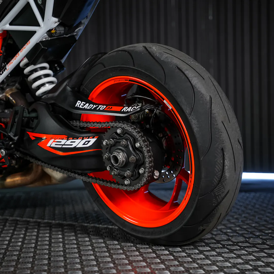2018 KTM SUPERDUKE 1290R — Ktm 1290 Super Duke R - BD18PBU-7.JPG