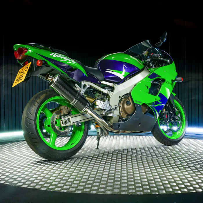 Win 2000 KAWASAKI ZX900 on Rev Comps