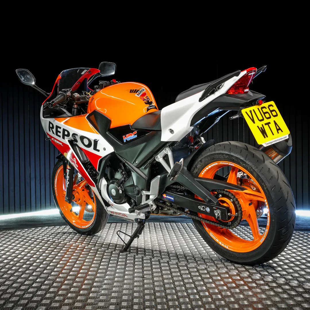 2016 REPSOL HONDA CBR300 gallery image