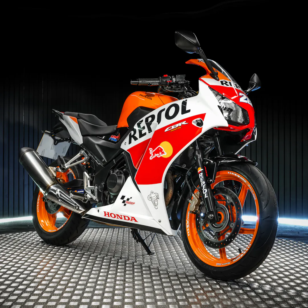 2016 REPSOL HONDA CBR300 gallery image
