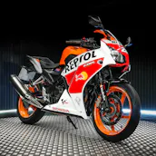 2016 REPSOL HONDA CBR300 gallery image