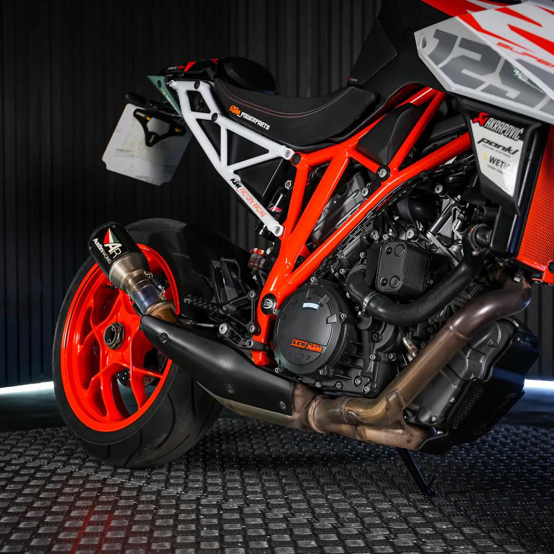 2018 KTM SUPERDUKE 1290R — Ktm 1290 Super Duke R - BD18PBU-3.JPG