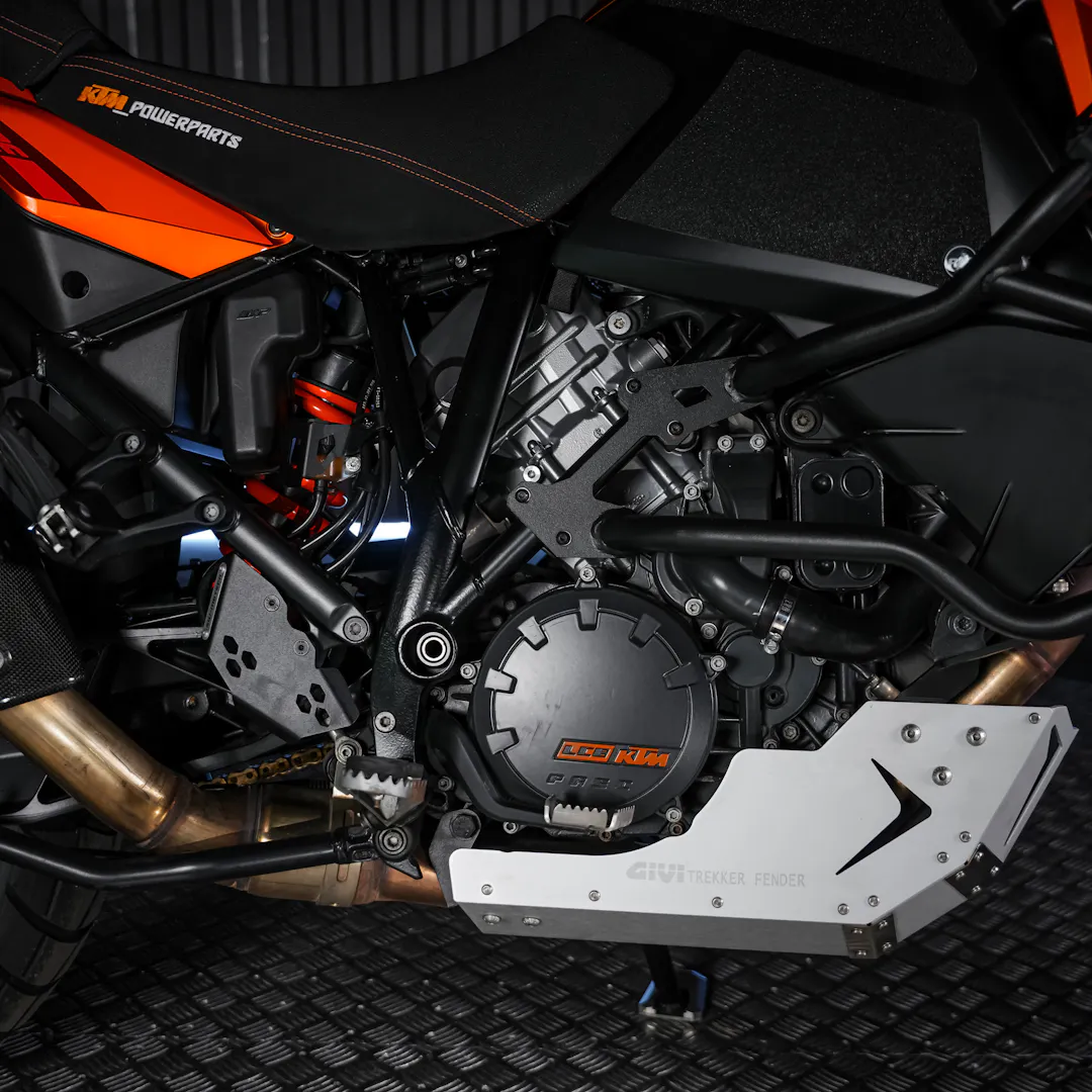 2014 KTM Super Adventure 1190 — KTM Adventure - GF14YBJ-4.JPG