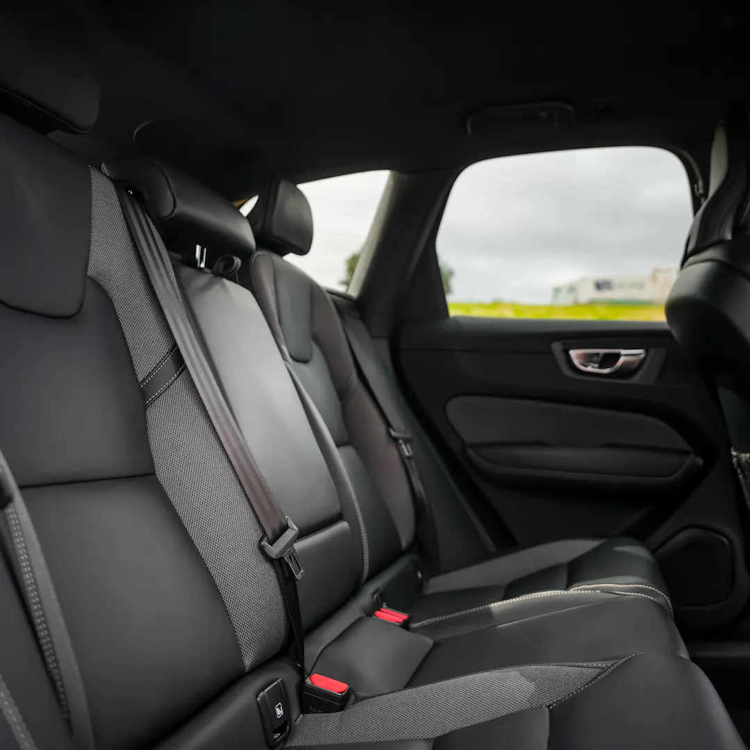 2025 VOLVO XC60 BLACK EDITION B5 AWD + £2,000