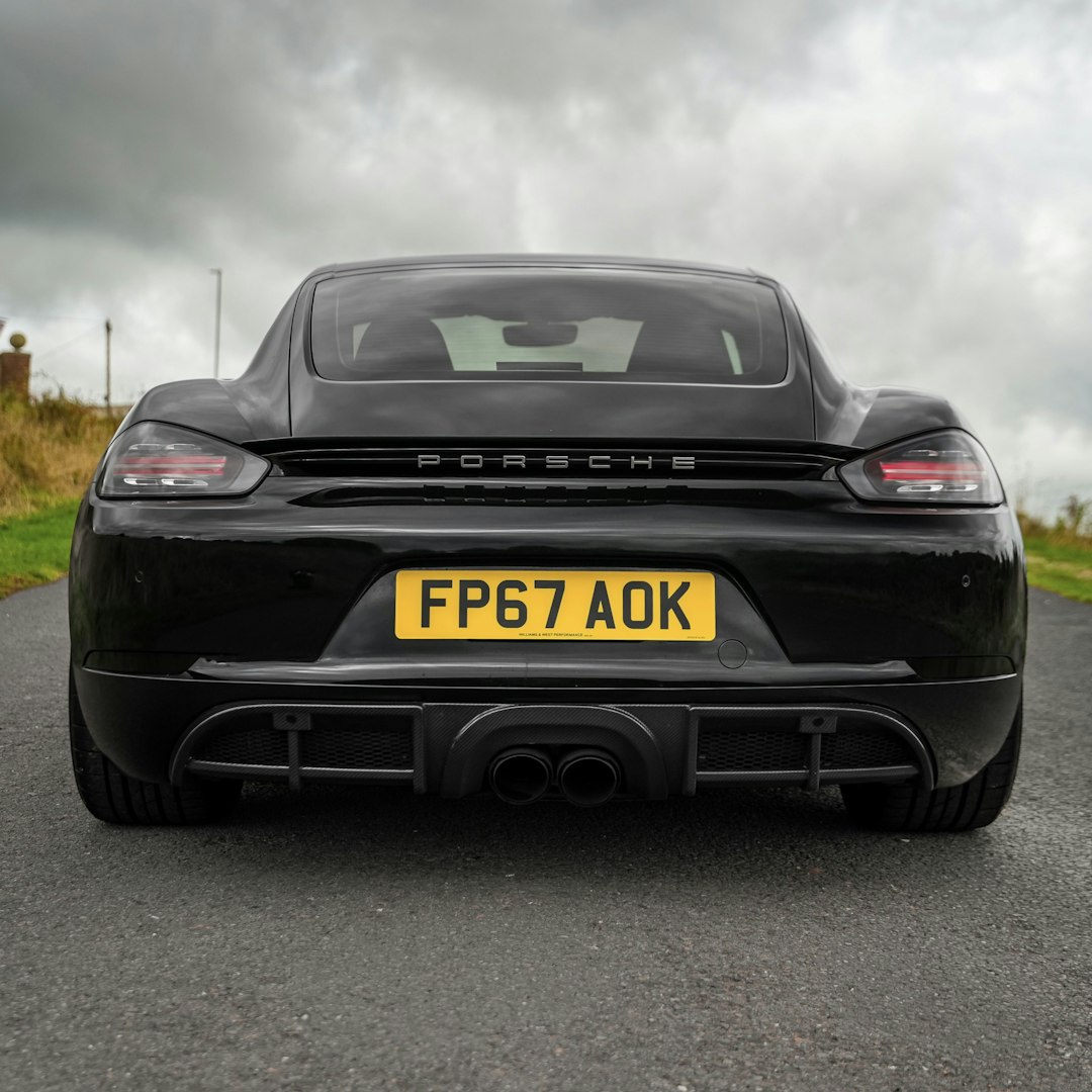 2017 PORSCHE 718 CAYMAN + £2,000