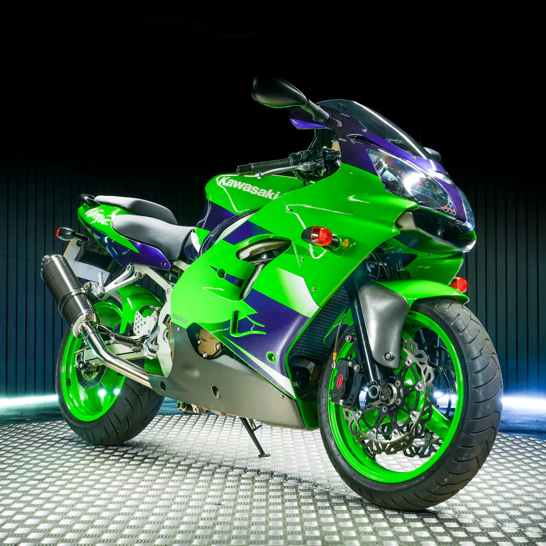 2000 KAWASAKI ZX900 - LOW ODDS
