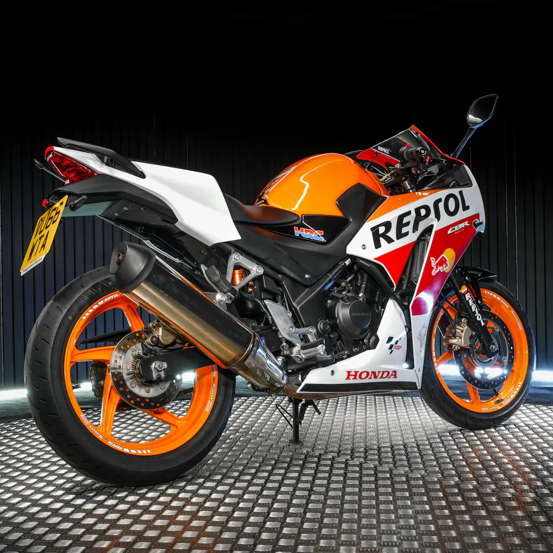 2016 REPSOL HONDA CBR300 gallery image