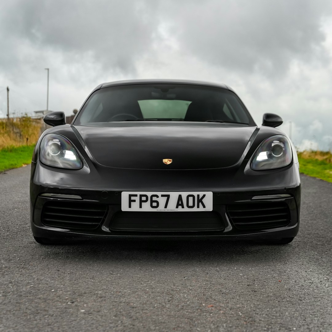 2017 PORSCHE 718 CAYMAN + £2,000