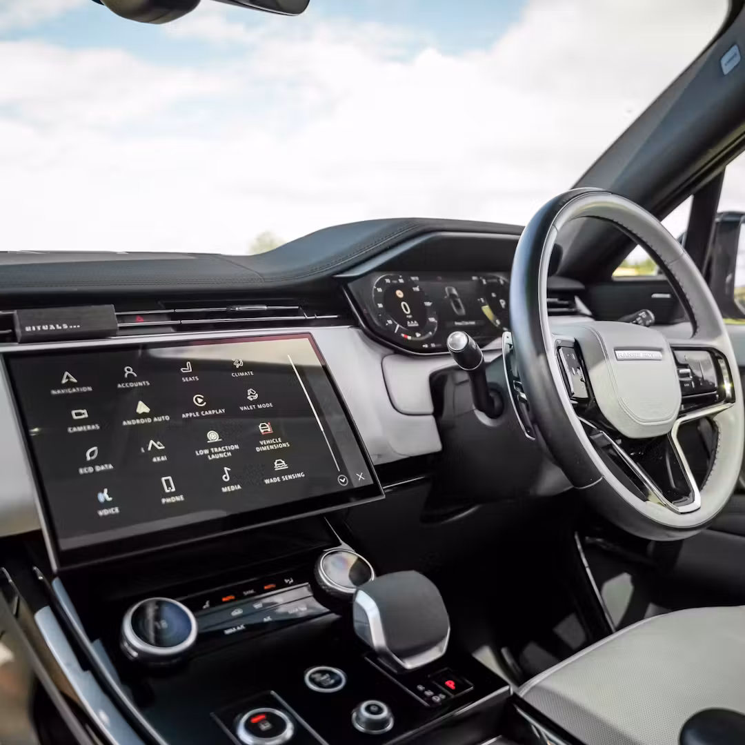 2023 RANGE ROVER SPORT D300 DYNAMIC SE + £5,000 OR £45,000 — Range Rover Sport - FX23SLV-17.JPG