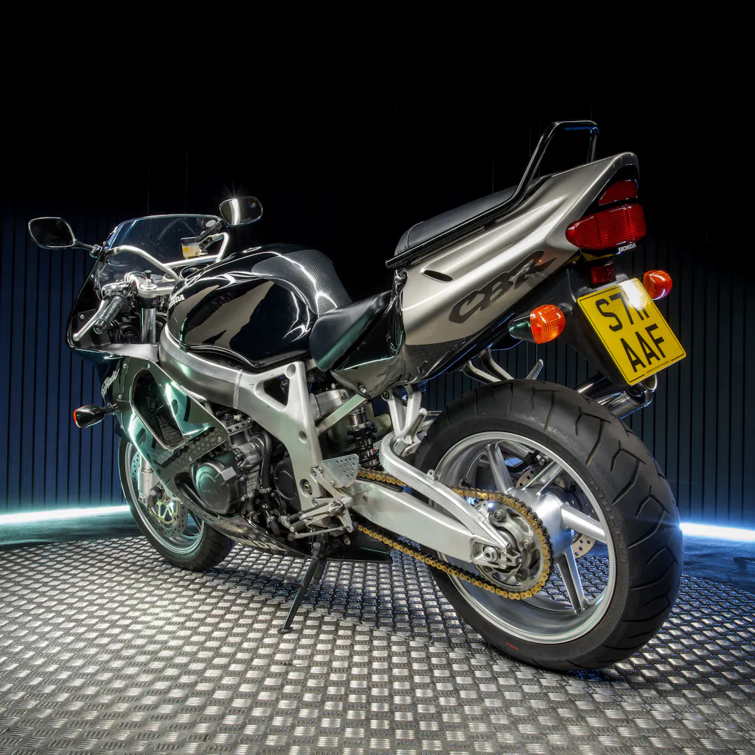 1999 CBR900RR FIREBLADE RRW — Honda Fireblade black - S711AAF-03.jpeg