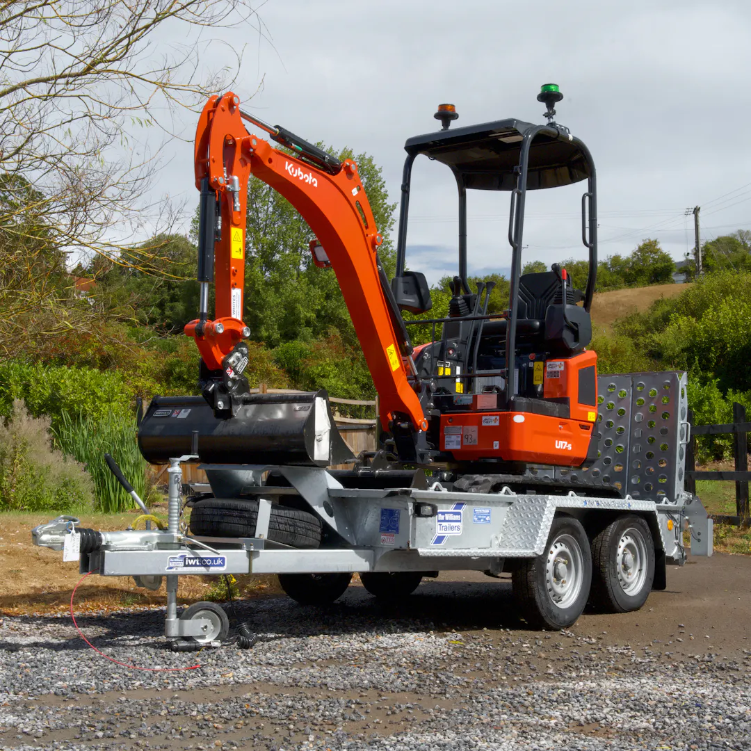 Kubota digger and trailer — supporting view 13