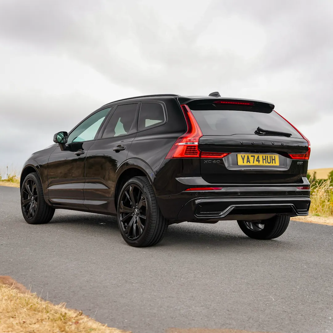 2025 VOLVO XC60 BLACK EDITION B5 AWD + £2,000