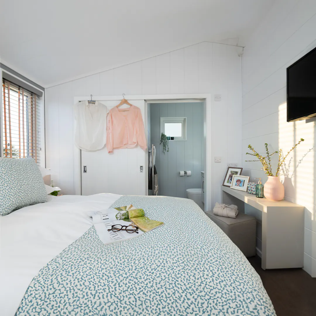 BUDE COASTAL HOT TUB HOLIDAY LODGE CORNWALL 7 NIGHTS + £500