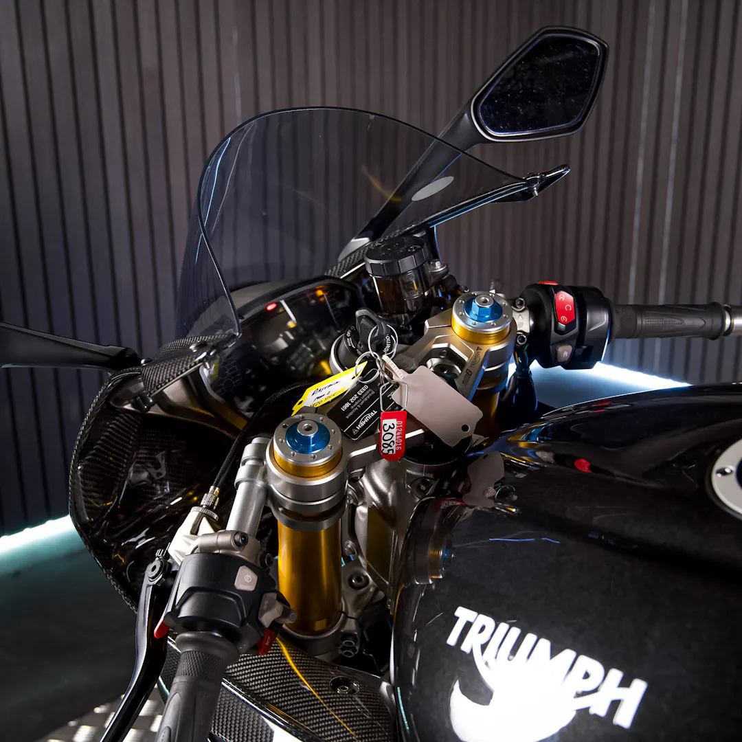 2020 TRIUMPH DAYTONA MOTO2 765 LIMITED EDITION gallery image