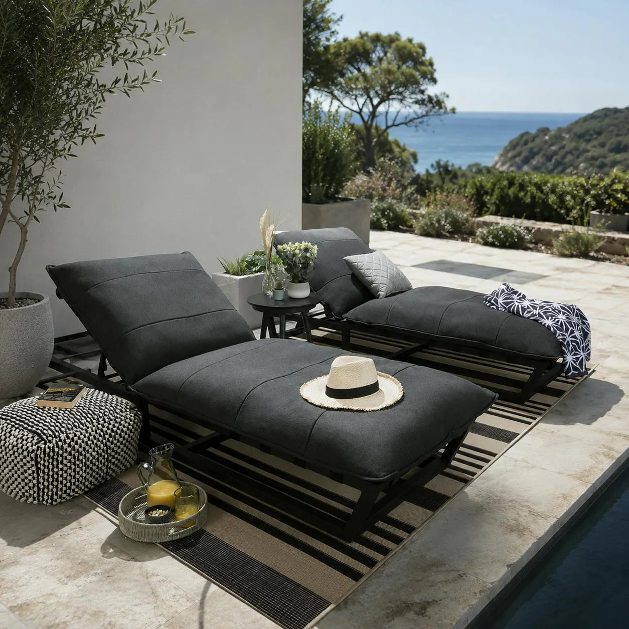 2 X LUXURY OCEAN CUSHIONED SUN LOUNGERS DARK GREY 212 × 84 CM